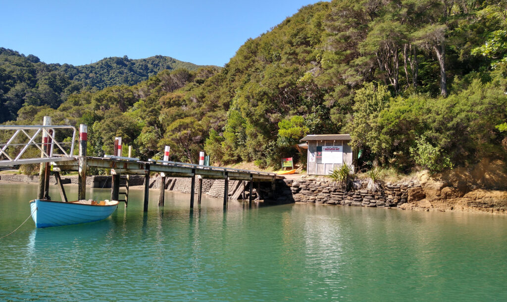 mistletoebay Eco village and campground in picton, New zealand