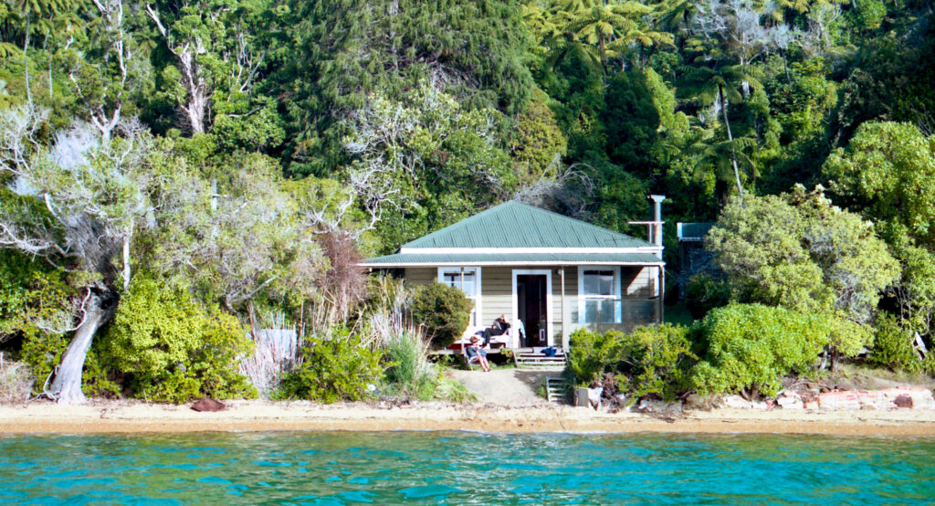 budget accommodation in picton, New zealand