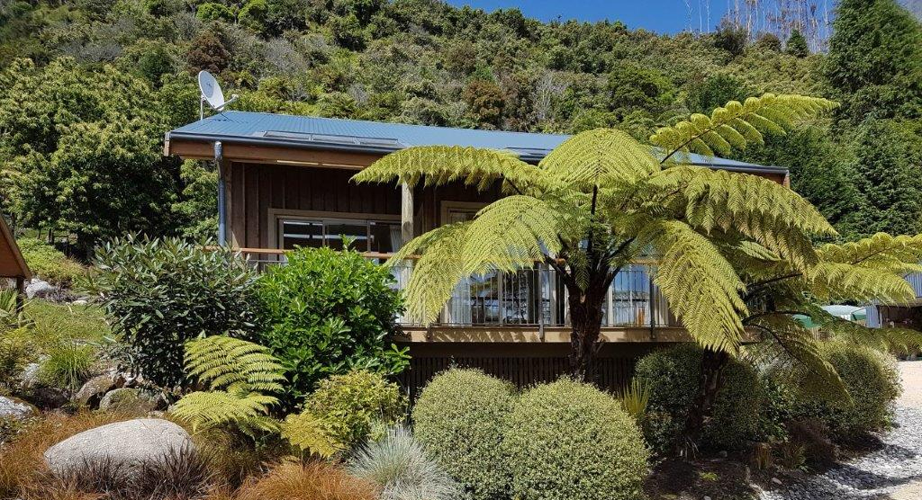 Riverstone Retreat accommodation in Karamea, New Zealand