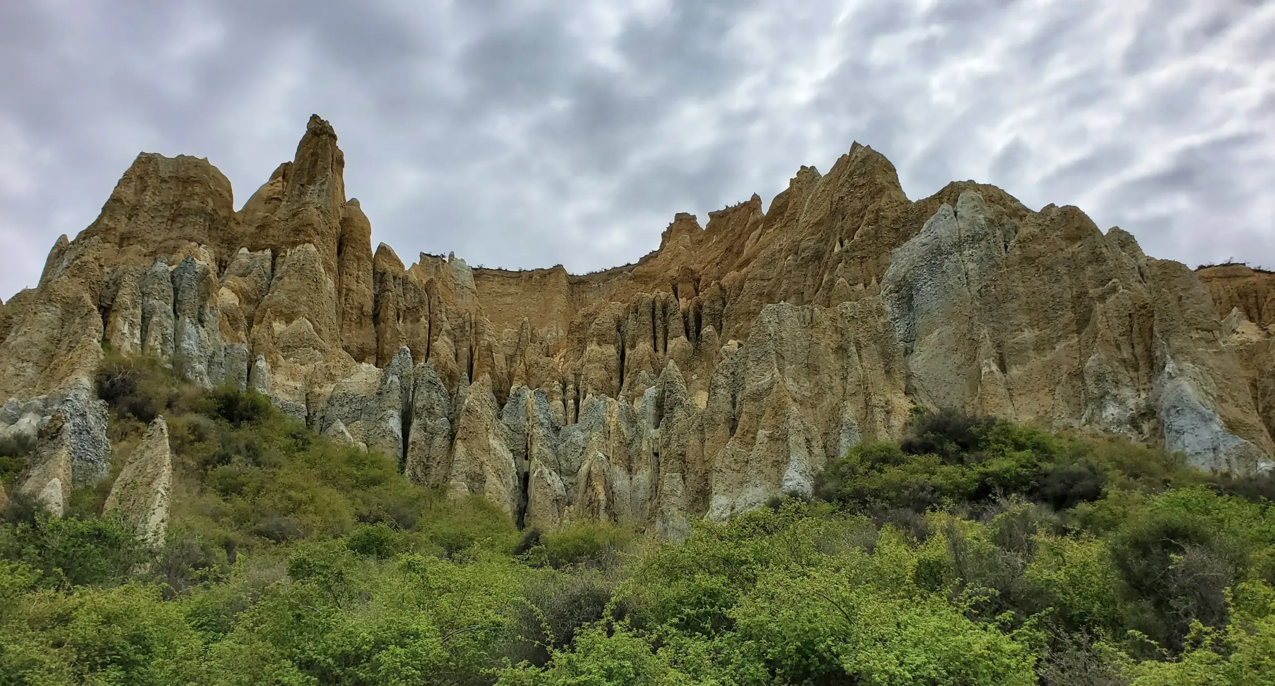 Omarama Clay cliffs view